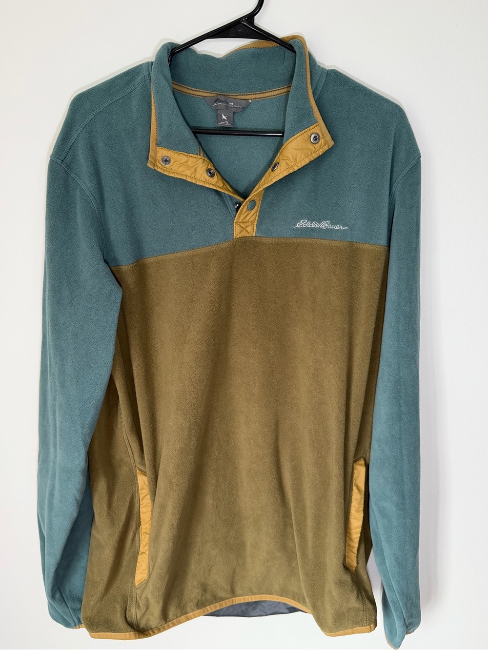 Eddie Bauer Green and Olive Quarter-Snap Fleece Pullover with Tan Trim